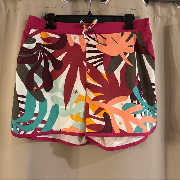 Columbia Pants - Columbia Multicolor Tropical Women's Athletic Shorts